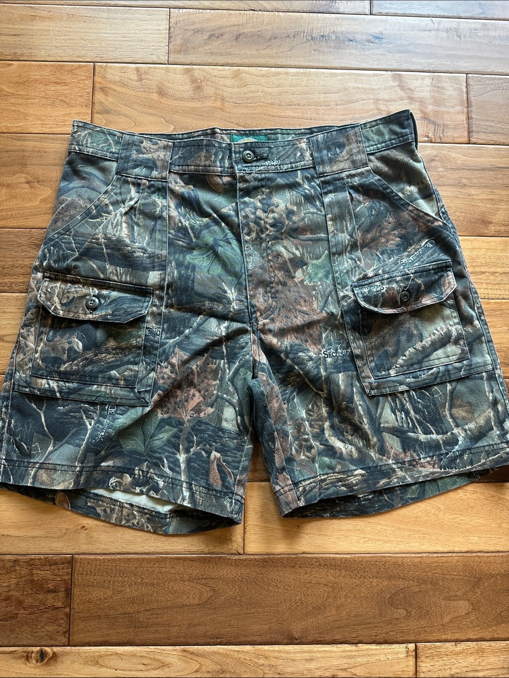 Vtg Cabela’s Seclusion 3D camo short. Sz 34